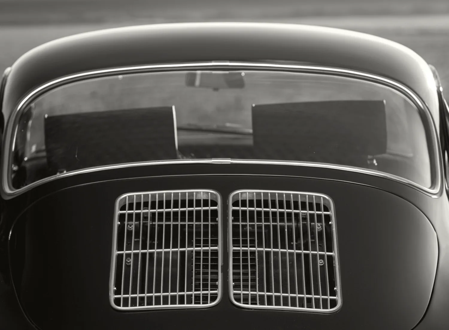Ouïe arrière de Porsche 356 – Moteur arrière iconique - Attraction, le Club deal automobile qui mutualise investissement et plaisir de conduite.