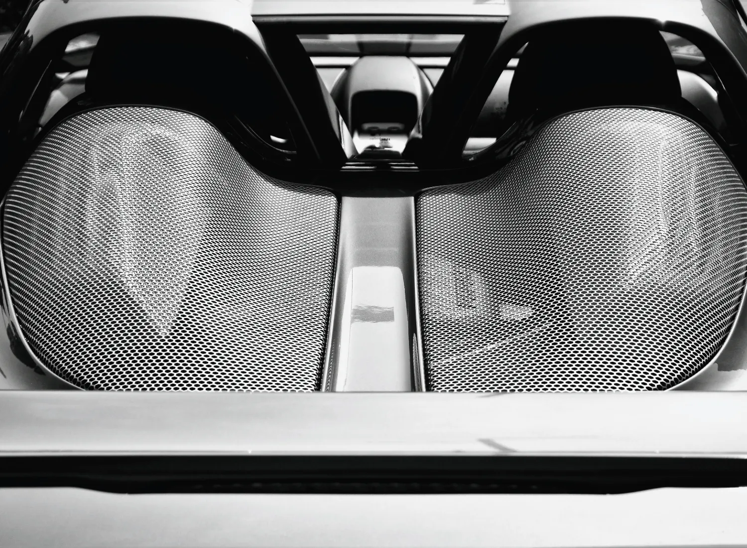 Détails exclusifs d’une voiture de collection en copropriété chez Attraction | Innovation, partage et Club deals d'automobiles haut de gamme